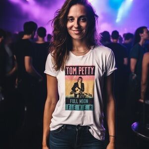 🌻5/$30🌻 TOM PETTY Graphic White Tee w/ Glitter